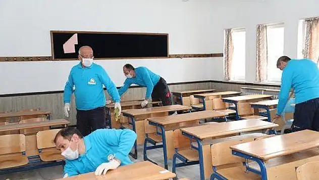 Kocasinan'da tüm okullar temizlenip dezenfekte edildi