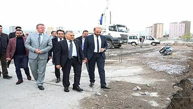 Melikgazi'de taşkın koruma kanalı ve köprü inşaatları devam ediyor 