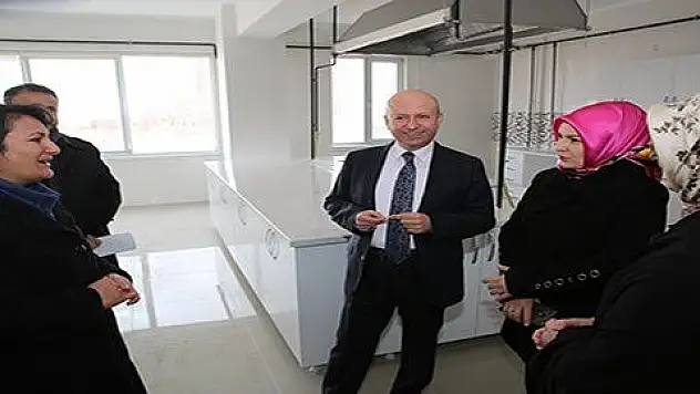 Başkan Çolakbayrakdar, hanımlara özel tesisi eşiyle birlikte inceledi