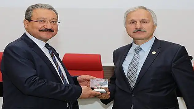 ERÜ'de Türkçe Öğretimi Sempozyumu Düzenlendi