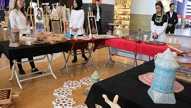 Ahi Evran Mesleki ve Teknik Anadolu Lisesi'nden sanat ve tasarım sergisi düzenlendi 