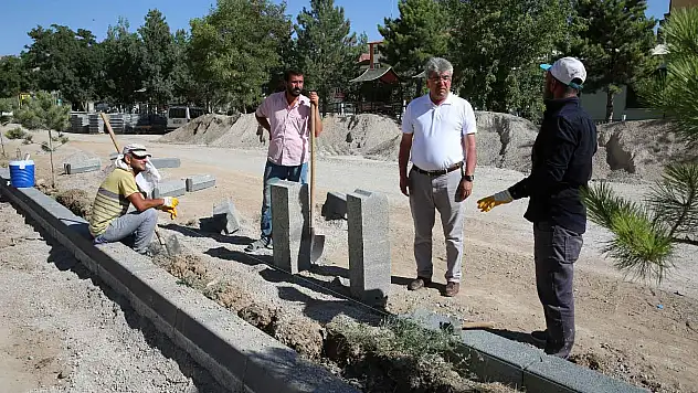 Akkışla'da elektrik hatları yer altına alınıyor