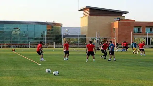 İM Kayserispor hazırlıklarını sürdürüyor