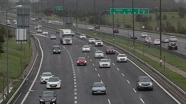 Bayramda yola çıkacak sürücülere trafik kazalarına karşı uyarılar