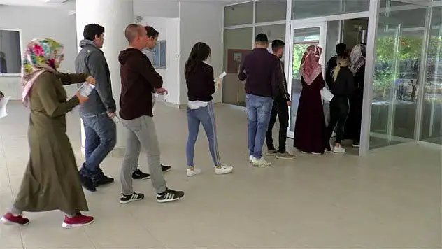 Sınava saniyelerle yetiştiler