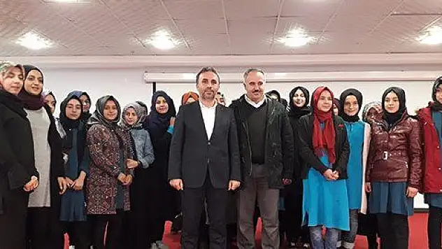 Yarının Türkiye'si idealist gençlerin omzunda yükselecek 