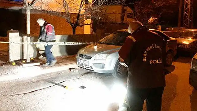Evi kurşunladı kaçtı
