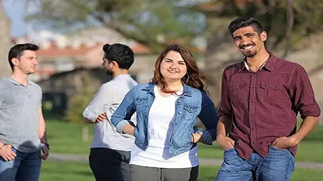 AGÜ, En Başarılı Üniversiteler Arasında 