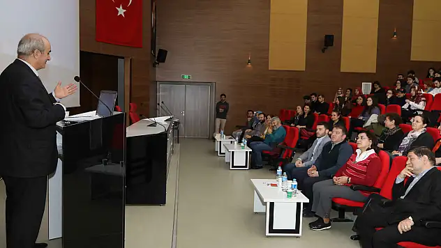 ERÜ'de Çağdaş Rus Edebiyatı Anlatıldı 
