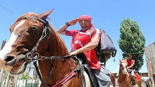 Hayaliydi, atıyla askere gitti 