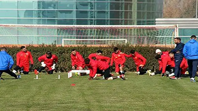 Kayserispor çalışmalara hız kesmeden devam ediyor 