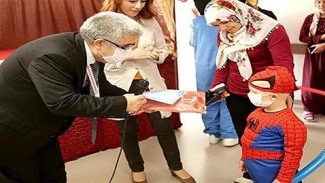 Kayseri Şehir Hastanesi'nden Lösemili Çocuklara Moral Etkinliği