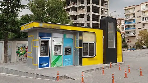 ATM'den para çekerken tüfekle vuruldu 