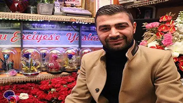 Bu gül 2 sene solmuyor 