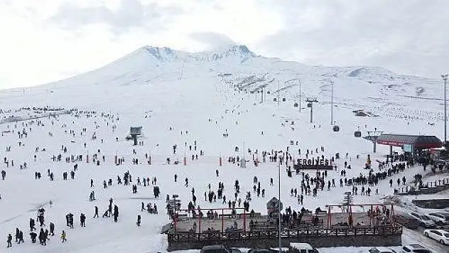 Erciyes hafta sonu 30 bini aşkın ziyaretçiyi ağırladı