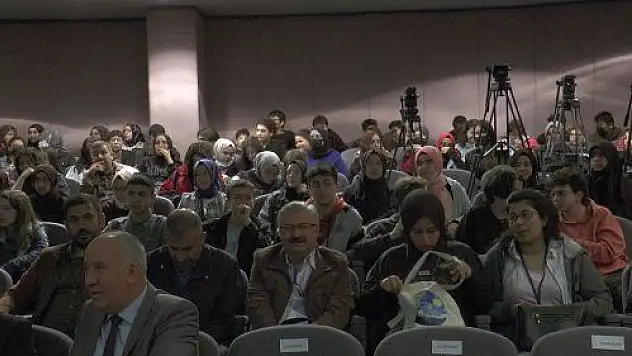 Necip Fazıl Kısakürek panelle anıldı