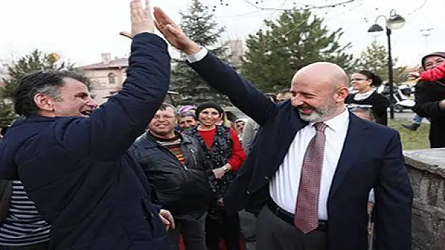 Başkan Çolakbayrakdar, 'Toplumun her kesimine hizmet üretiyoruz'