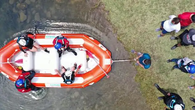 Kayseri'nin gönüllü balık adamları hayat kurtarıyor