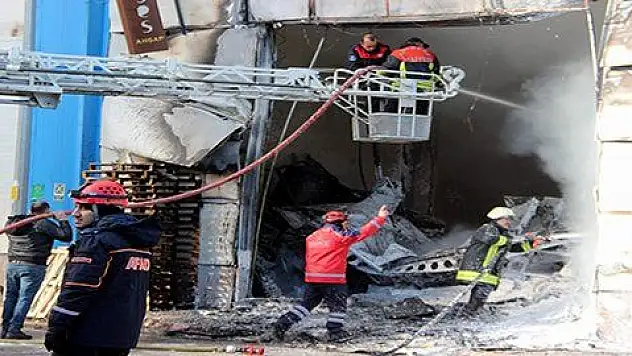 Mobilya atölyesinde çıkan yangın kontrol altına alındı 