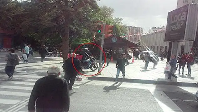 Kayseri kaldırımlarında motosikletlerden geçilmiyor