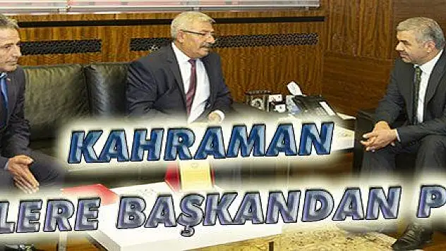 Kahraman şoförlere Başkan Çelik'ten plaket