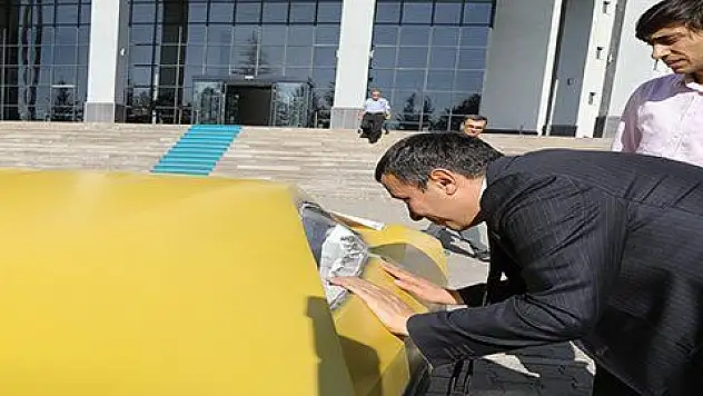 ERÜ'lü öğrenciler insansız elektrikli otomobil geliştirdi