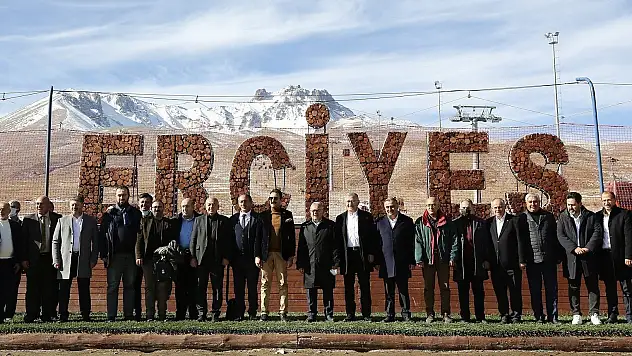 Büyükkılıç, İstanbul heyetiyle zirvede buluştu