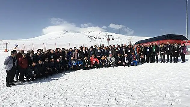 2023 Eğitim Vizyonu Kapsamında Türkiye'de İlk Spor Çalıştayı Erciyes'te Düzenlendi
