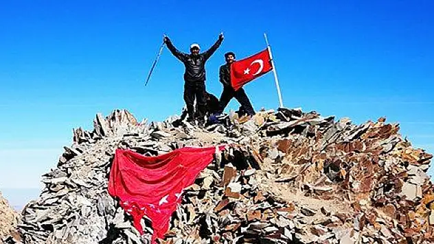 Mehmetçik'e Erciyes'in zirvesinden destek