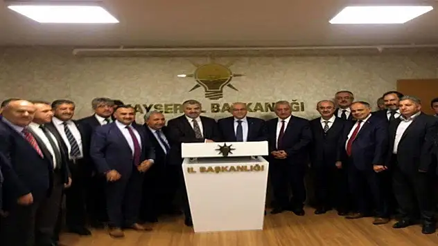 Büyükşehir Belediye Başkanı Mustafa Çelik AK Parti'yi ziyaret etti