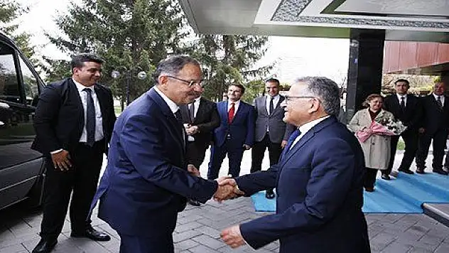 'KAYSERİ BELEDİYECİLİĞİ DİLLERE DESTAN'