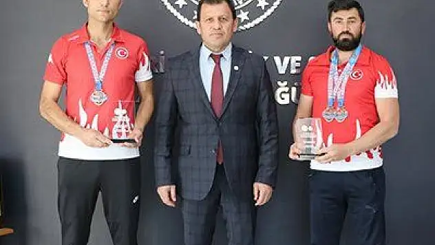 Taekwondo sporcularından Kabakcı'ya ziyaret