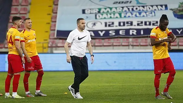 Yalçın Koşukavak: 'Ligde kaldığımız için çok mutluyum'