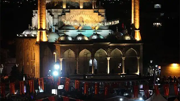 15 TEMMUZ'DA AYNI RUHLA...