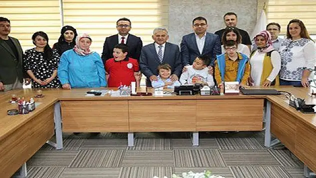 Büyükkılıç, 'Sosyal Belediyeciliği Önemsiyor, Değer Veriyoruz' 