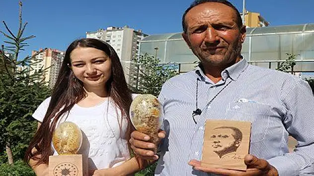 Ampulde ürettiği balı Cumhurbaşkanına hediye etmek istiyor 