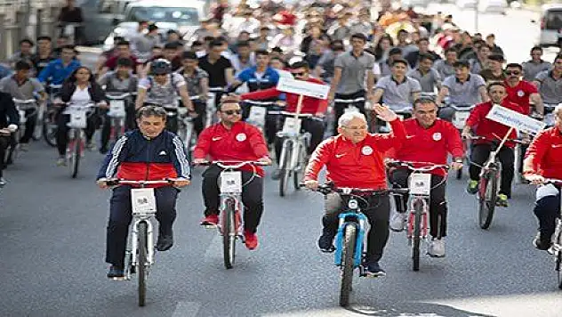 'YILDA 500 BİN İNSANA SPOR YAPTIRIYORUZ '