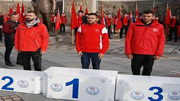 'Atatürk Koşusu' 5 bin metre erkeklerde zafer Ersin Tekal'ın