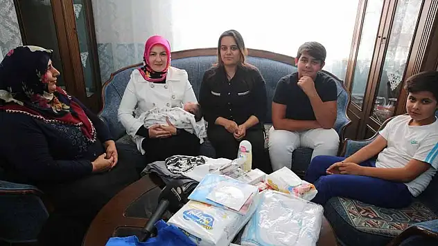 Fatma Çolakbayrakdar'dan 'Hoş geldin bebek' ziyareti