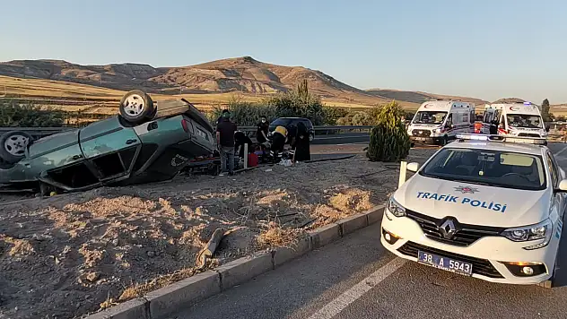 Takla atan araçtaki 5 kişilik aile ölümden döndü