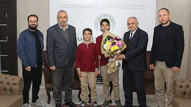 Başkan Öztürk'ten üretken gençlere destek sözü