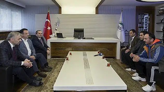 Birleşme kararı alan engelli spor kulüpleri Başkan Çelik'i ziyaret etti 