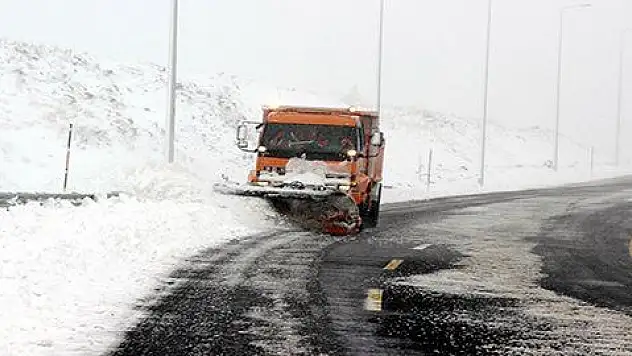 Erciyes'te kar etkili oluyor 