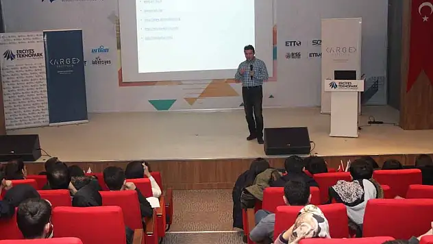 ETTO'da 'Teoriden Pratiğe Yazılım Teknolojileri ve Süreçleri' Eğitimi Düzenlendi 