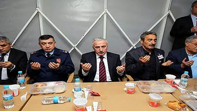 Vali Kamçı Şehit Kilci'nin Mevlidine Katıldı