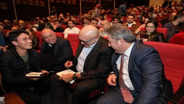 Cengiz Aytmatov Kayseri'de oğlunun da katıldığı törenle anıldı