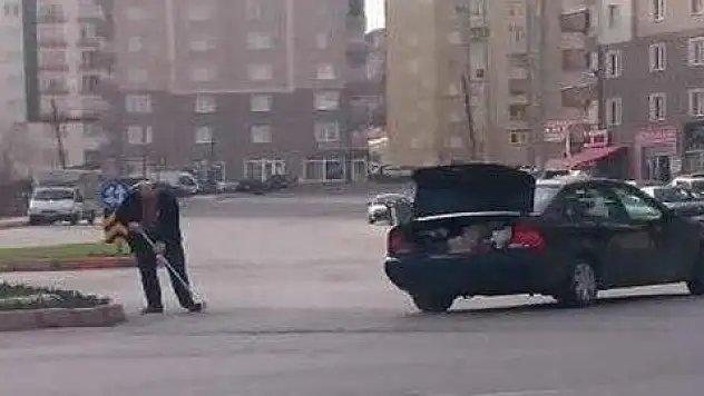 Kayseri'de araç sürücüsünden örnek davranış