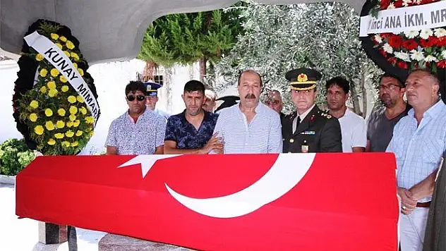 KÖPEĞE YARDIM EDERKEN CANINDAN OLDU