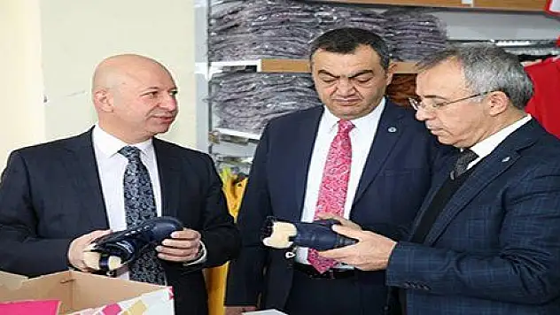 Çolakbayrakdar: 'Sosyal market yenilikçi bir hizmet modelidir' 