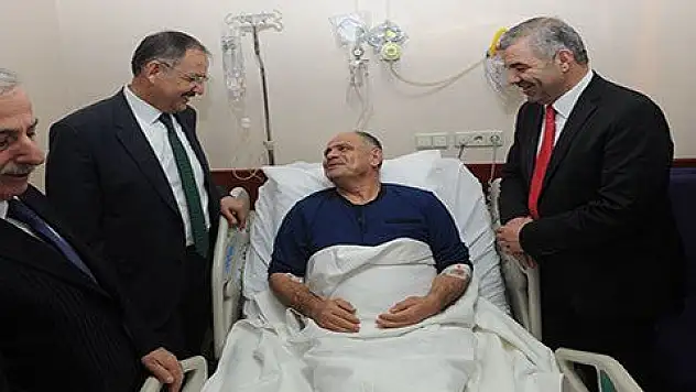 Bakan Özhaseki'den başkan Öztürk'e geçmiş olsun  